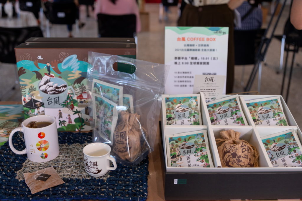 咖啡店家聯名產品「台風CoffeeBox」展示