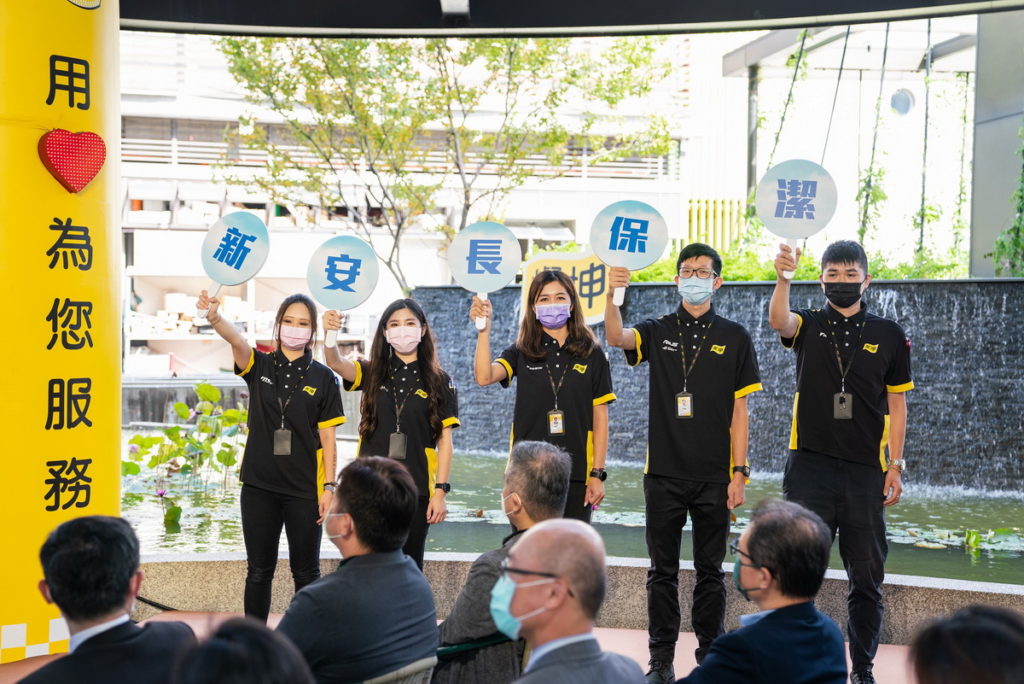 燦坤實體門市獨有暖心服務,「新安長保潔」提供「人」的貼心互動及最完善的購物體驗