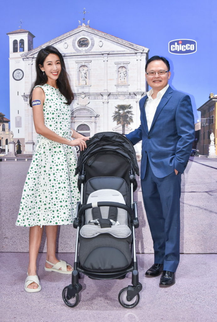 .Chicco代言人隋棠(左)、杏豐董事長歐慶鵬(右)(Chicco提供)