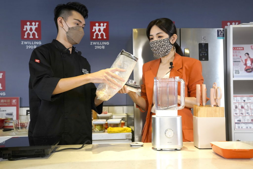 德國雙人品牌代言人陳嘉樺 ELLA 一日店長大秀廚藝