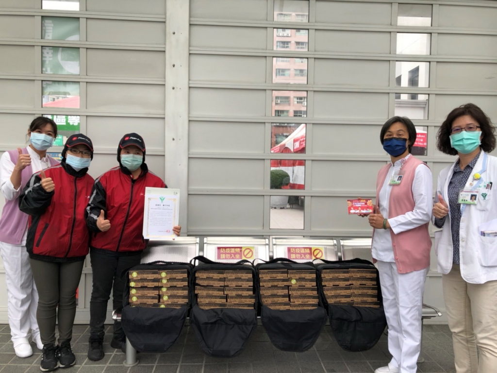 怡和餐飲集團於疫情期間號召門市響應,一共送出2.3萬份餐點挺醫護