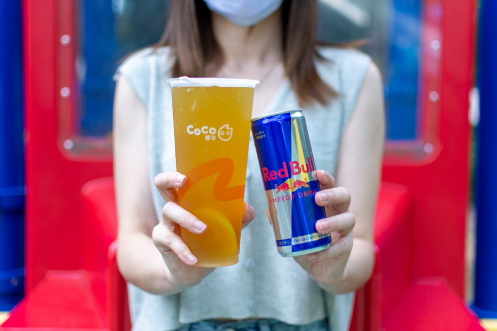 CoCo都可 X Red Bull 聯名調飲新上市 台味手搖再升級 「飛天瓜牛」敢玩SHOT起來