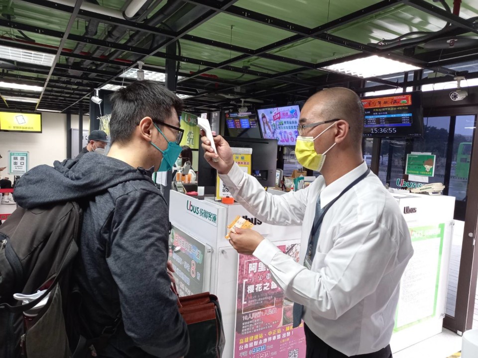 降低感染風險!臺南監理站春節期間加強督導客運業者各項防疫措施