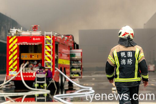 楊梅家樂福倉儲建築物塌陷 鄭文燦視察救災情形