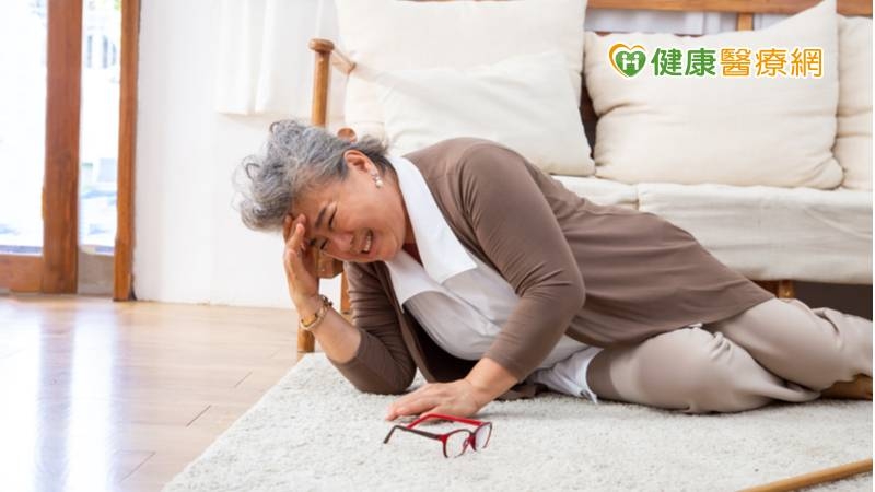 83歲嬤急性腦中風 機械取栓恢復行動力