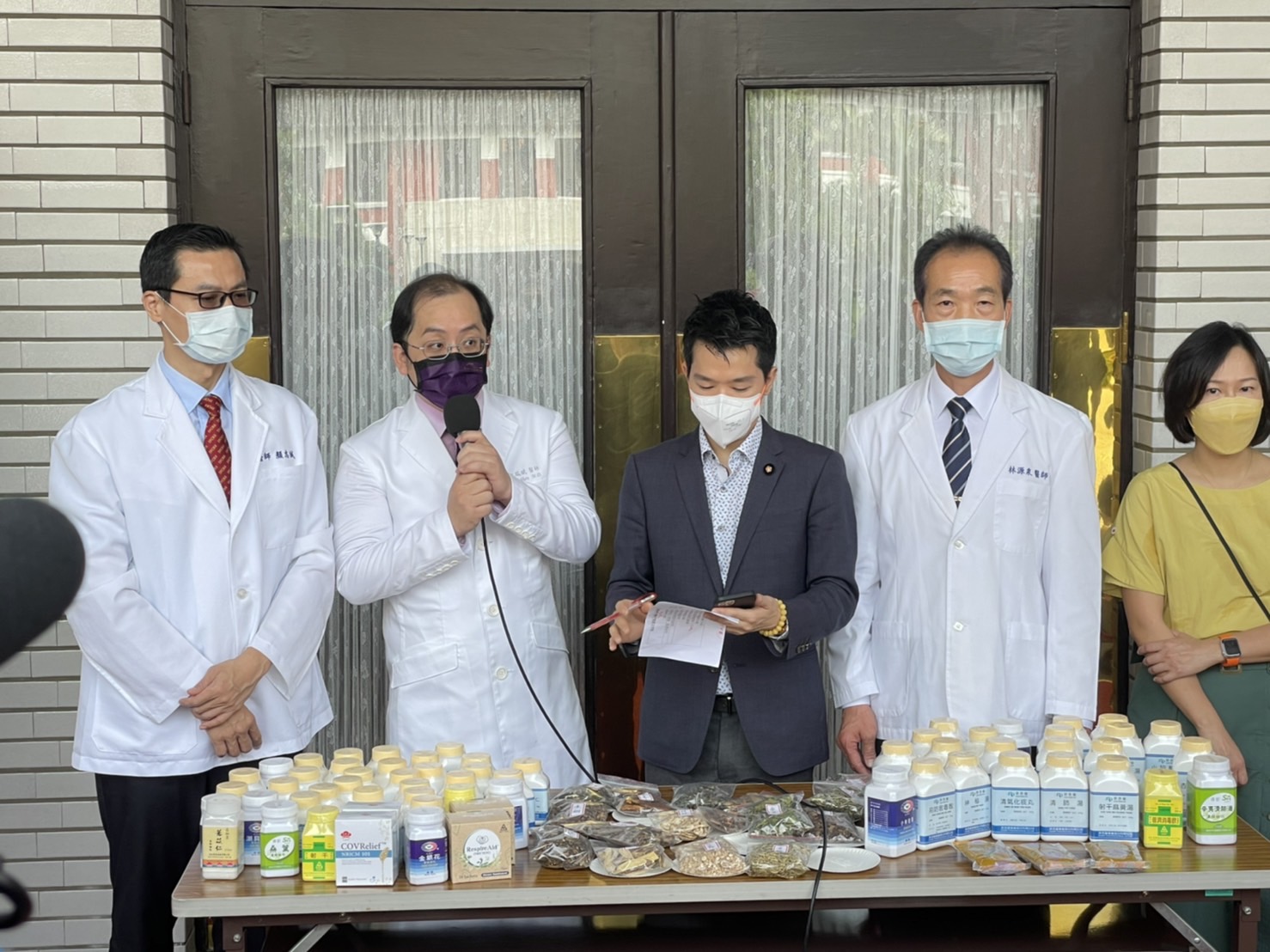 「清冠一號」是處方藥,台北市中醫師公會呼籲須經醫師指導用藥