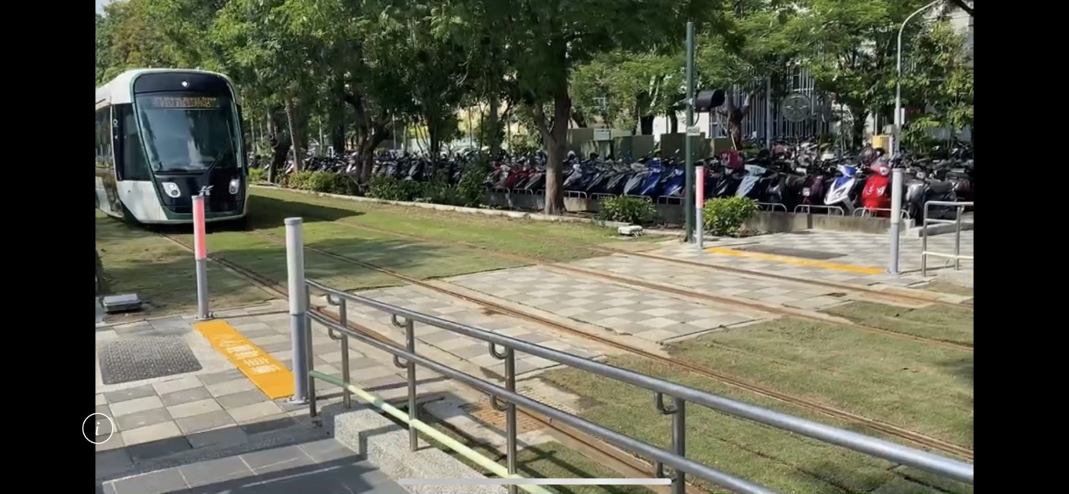 高市府將新增輕軌路口警示系統