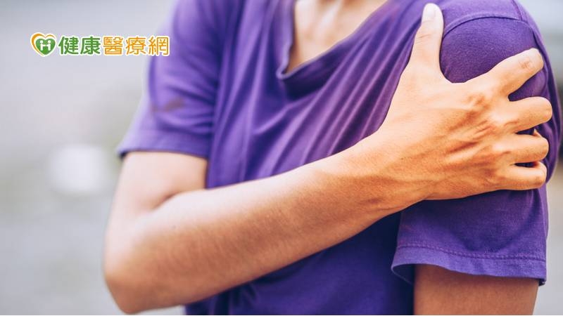 肌腱內長石頭痛爆 震波治療免開刀緩解不適