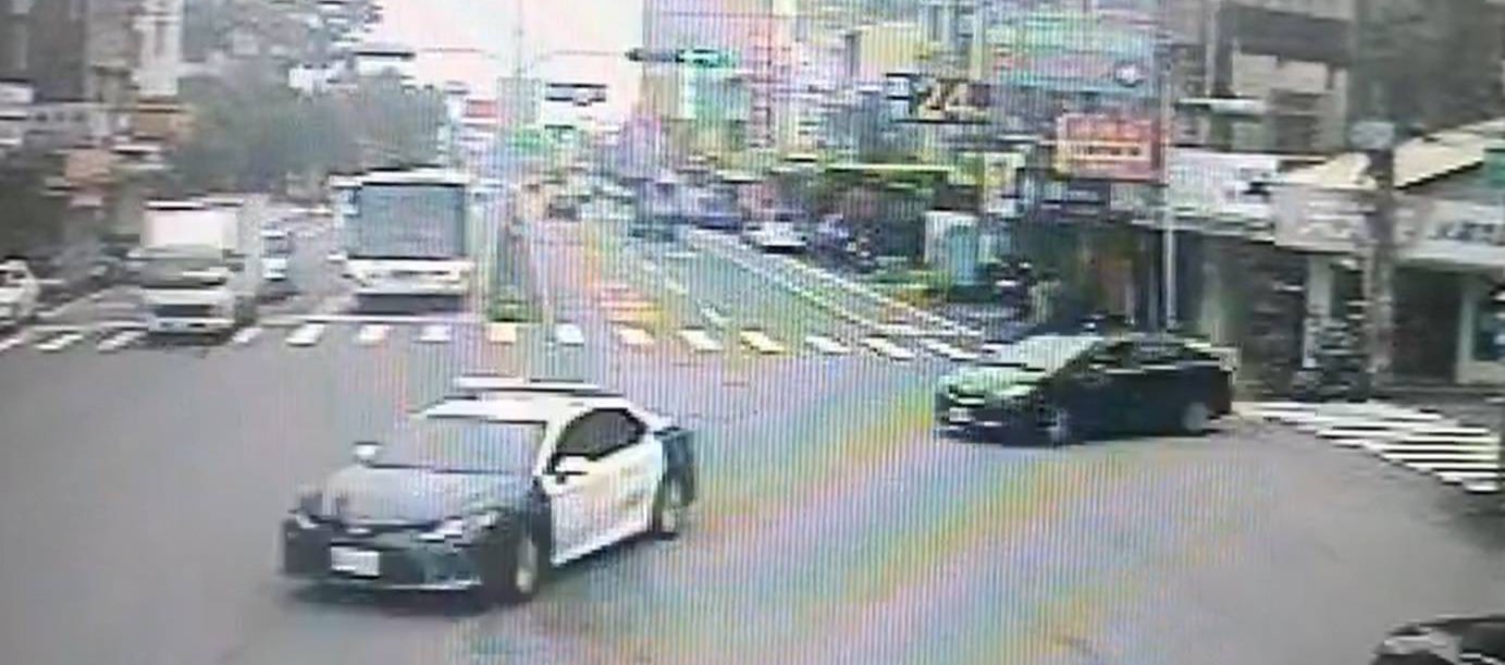 男童突抽搐高燒嚇壞父母|霧峰分局警火速開道送醫保平安
