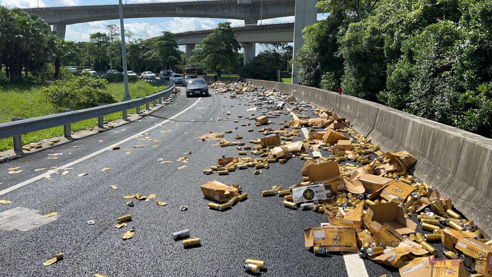 大貨車貨物未捆紮牢固高速公路匝道滿地罐裝飲料咖啡啤酒 奧丁丁新聞owlnews