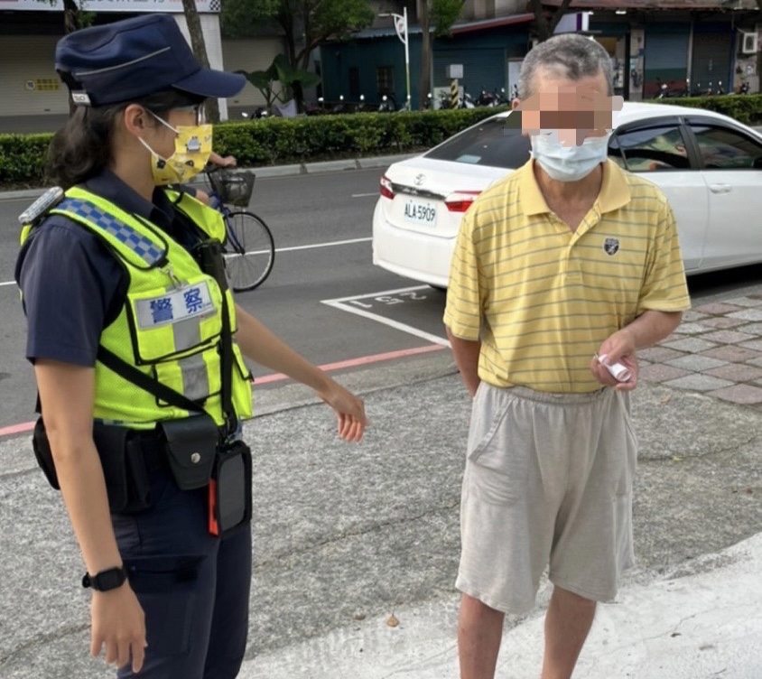 失智老翁迷路他鄉|樹林暖警助返家團圓