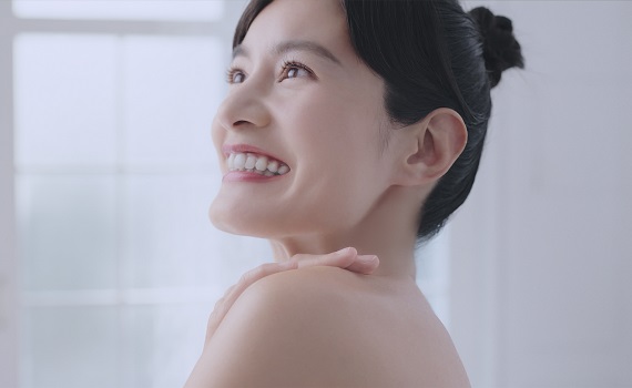 影/陽光女星Janet謝怡芬 裸身入浴勤練身 大讚清新體驗