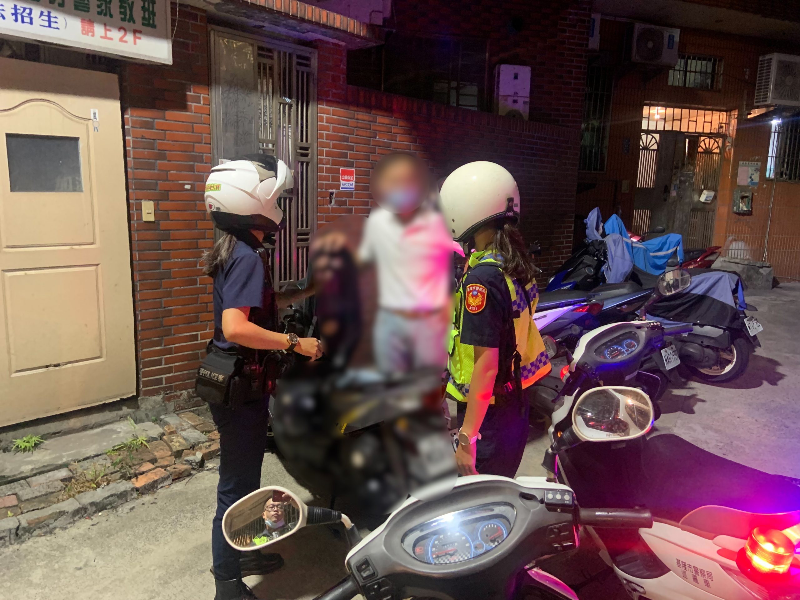 大烏龍機車竊案︱雙姝警秒助報失男尋回愛車